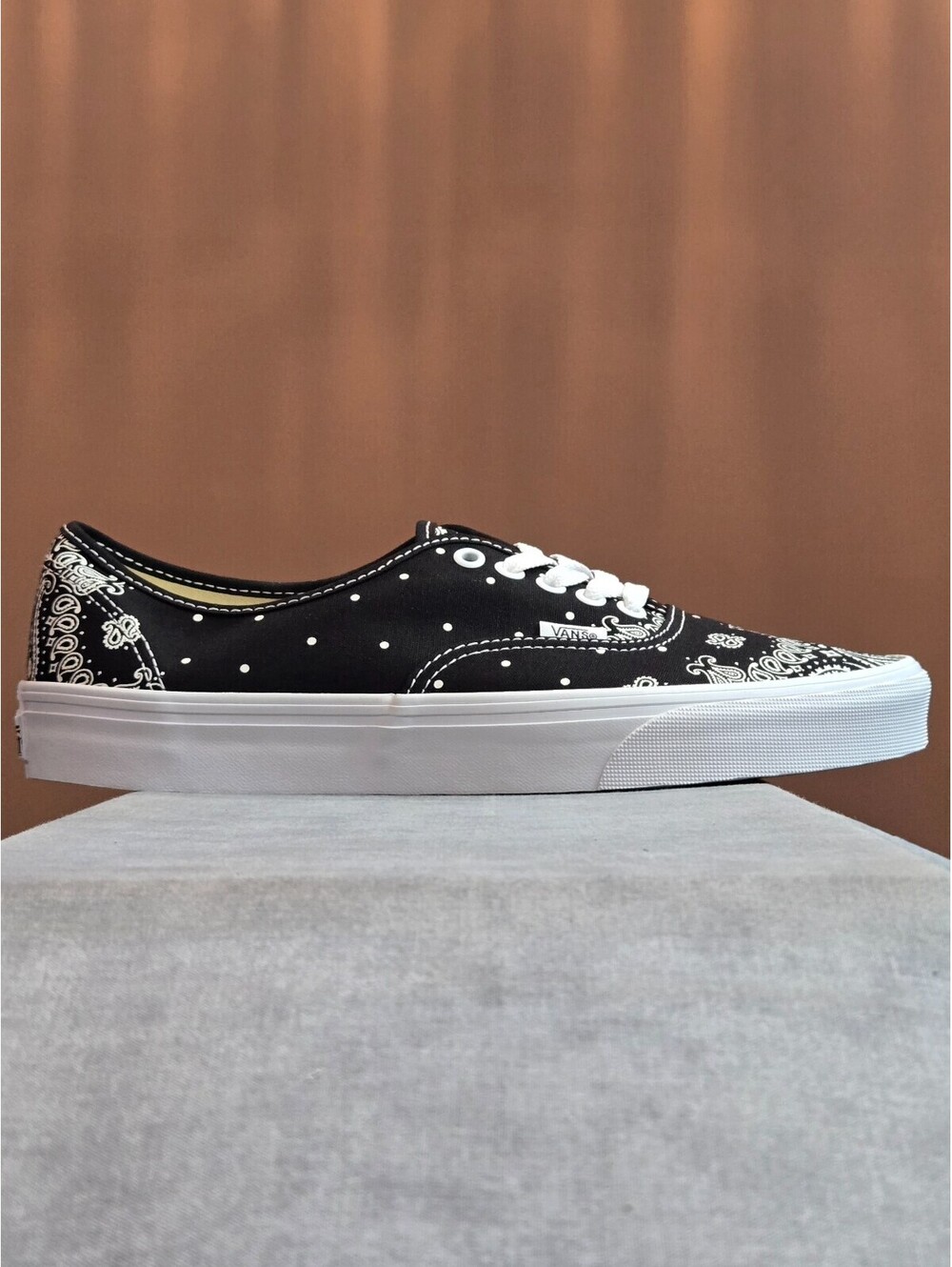 VANS Authentic "Paisley" - Black Bandana (VN000EGABPR) Men's 8 Women's 9.5 NIB